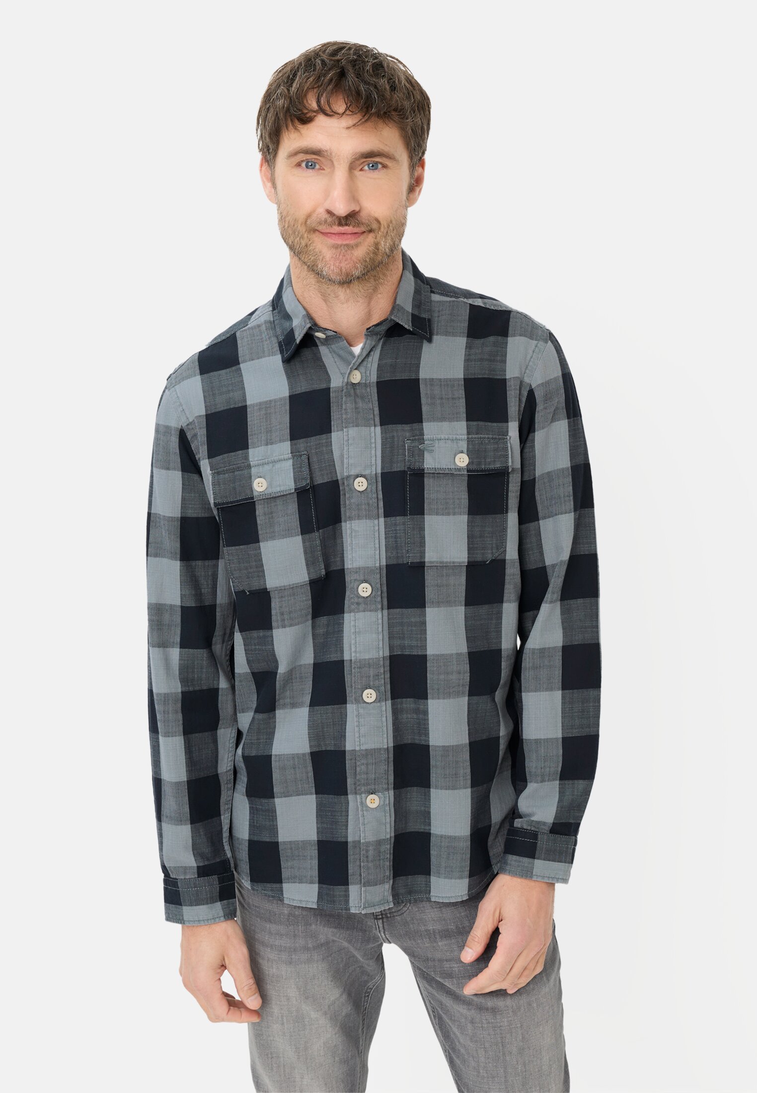 Men Checkered shirt made of pure cotton Storm Blue worn front