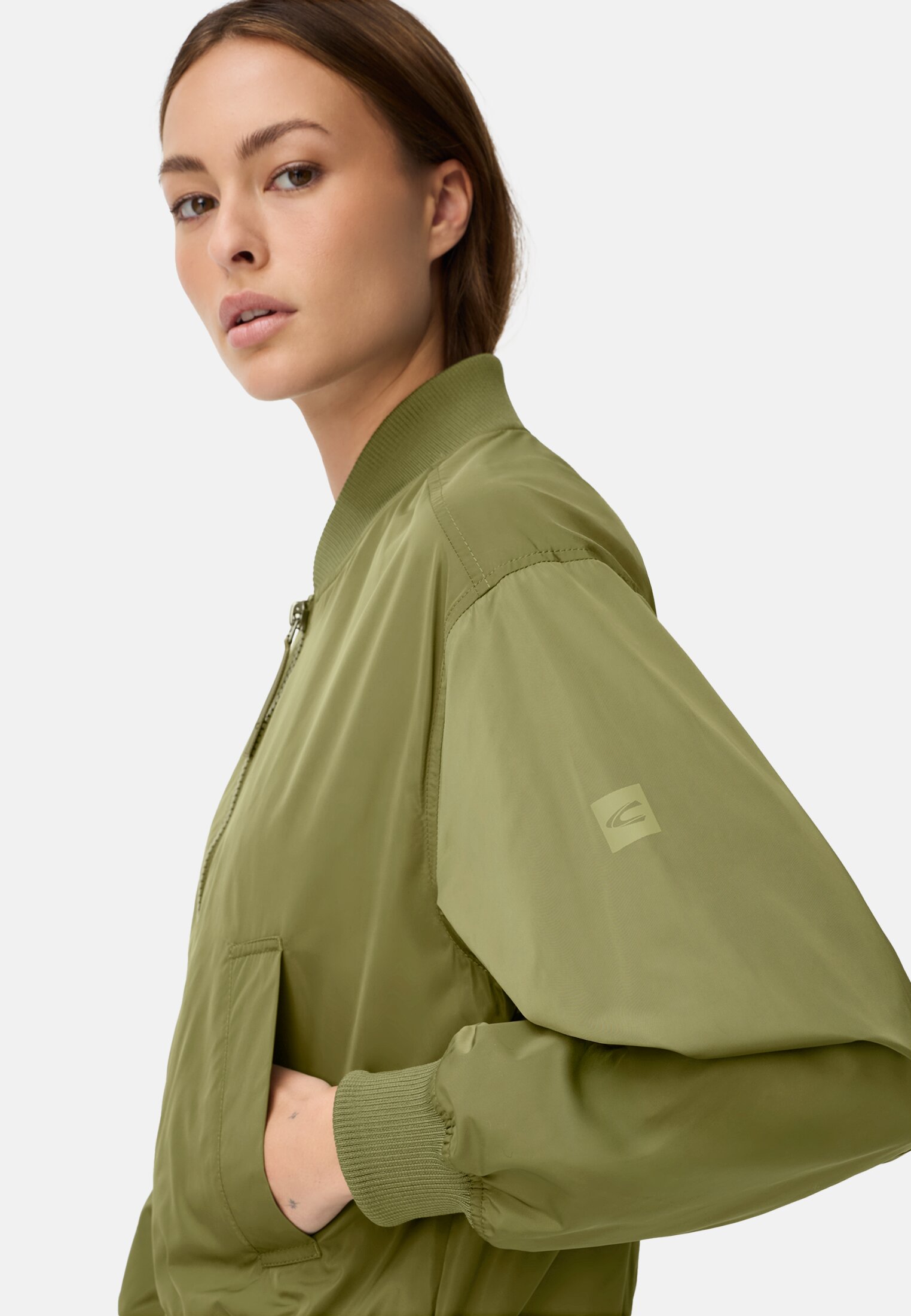 Women Bomber jacket with 2-way zipper Olive worn detail close