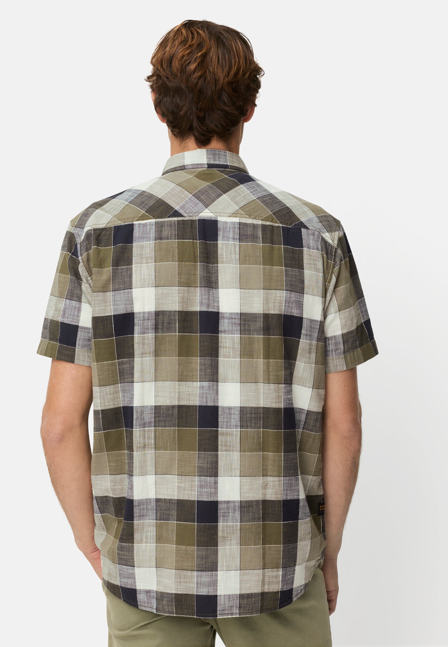 Men Checkered shirt made of pure cotton Olive Green worn back