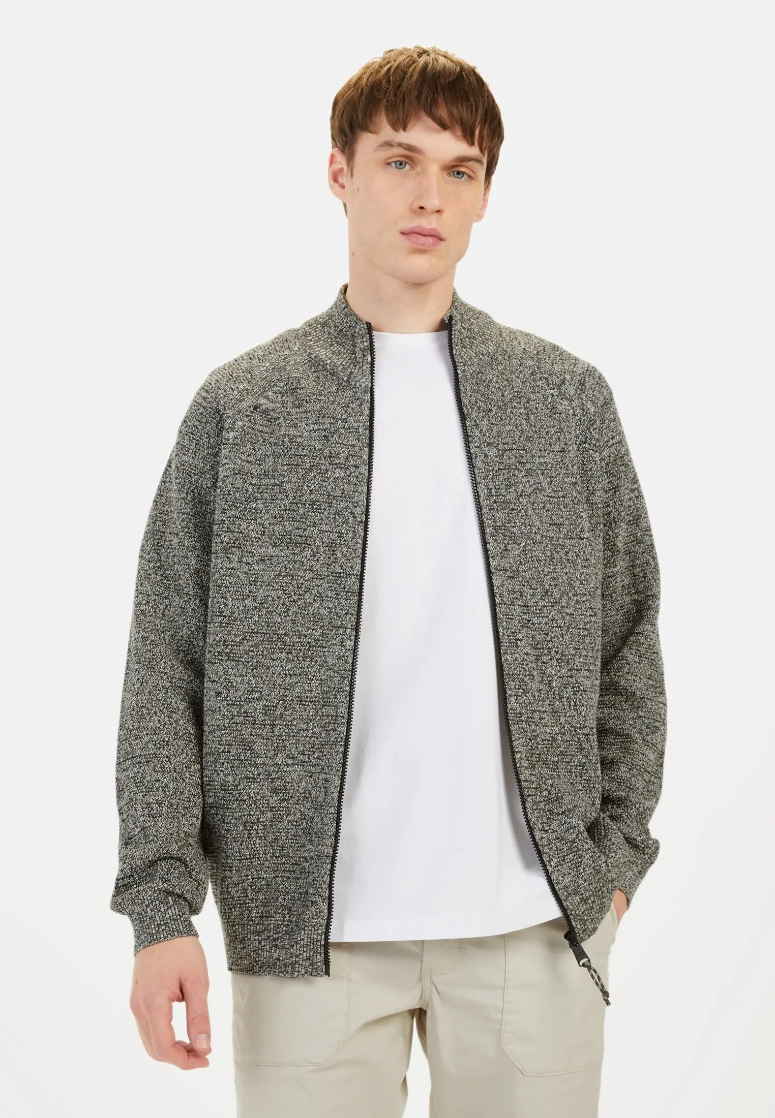 Men Cardigan made from cotton Khaki