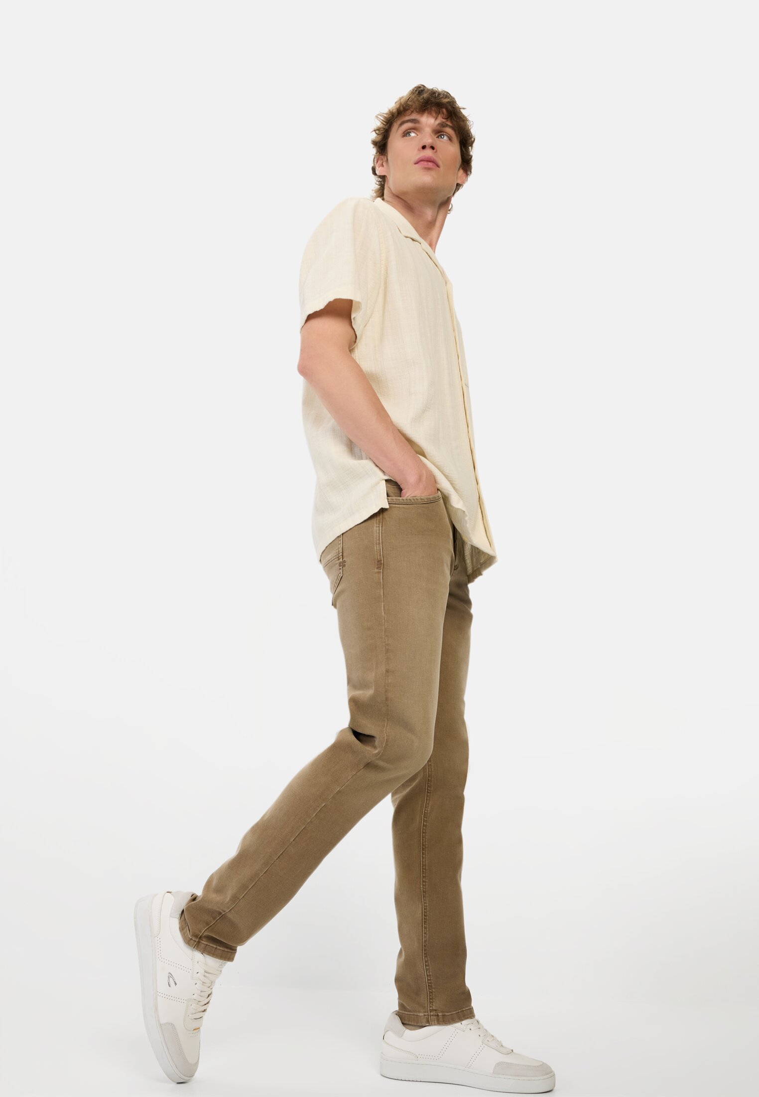 Men Slim fit jeans made from cotton Beige worn emotional