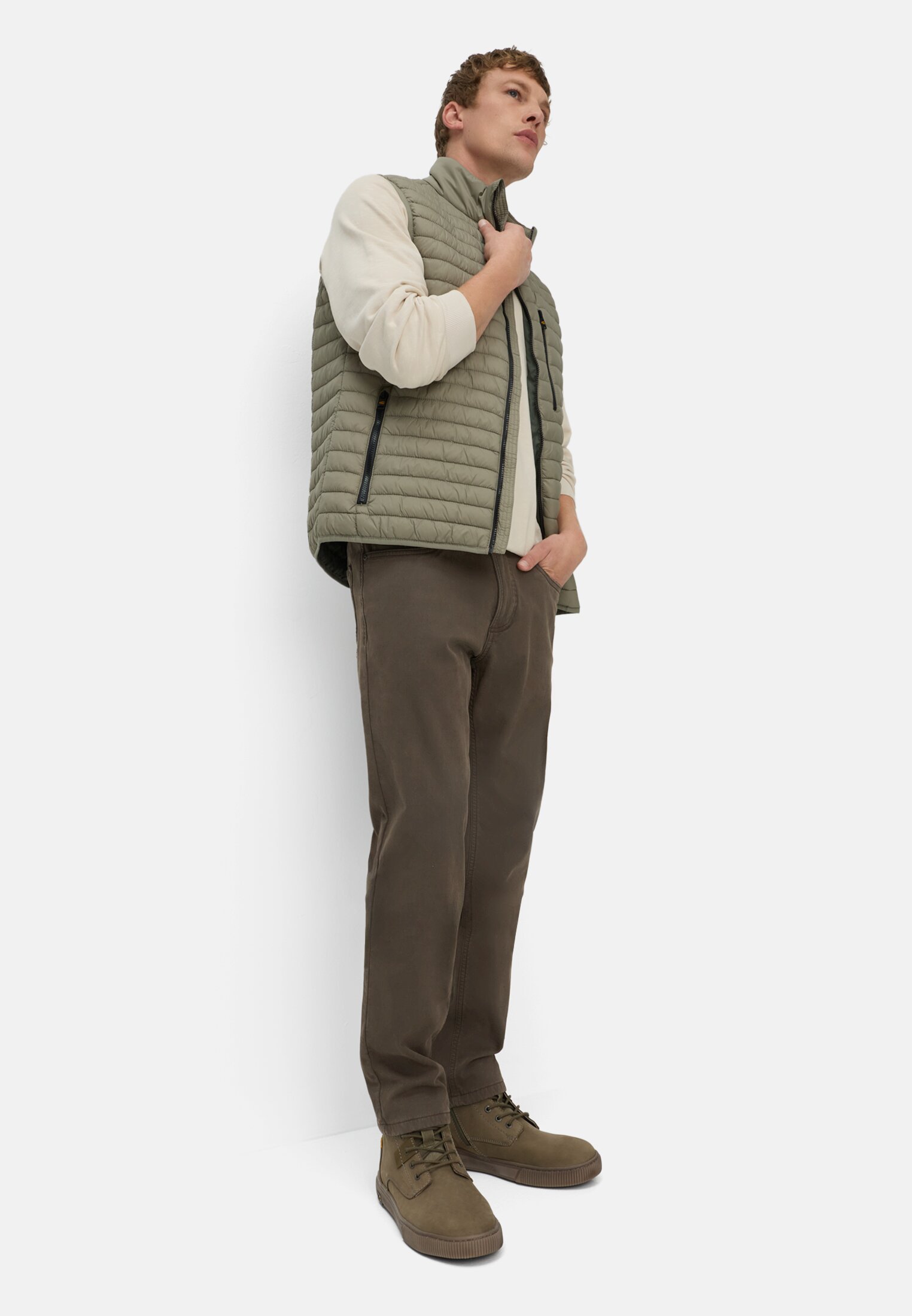 Heren Regular fit 5-pocket thermobroek Donkerbruin gedragen emotional 
