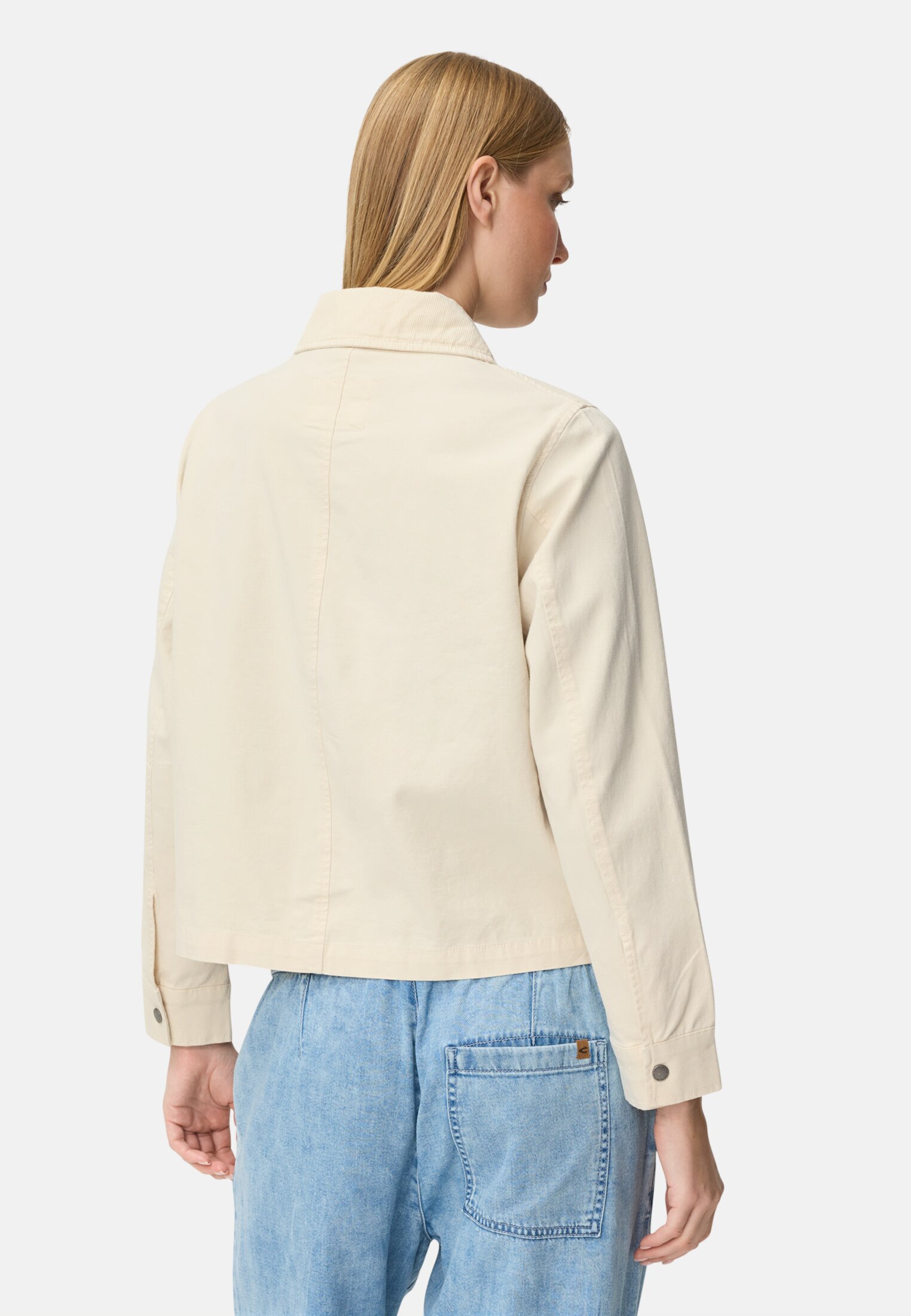 Damen Indoor Blazer mit Brusttaschen Milchweiß getragen hinten