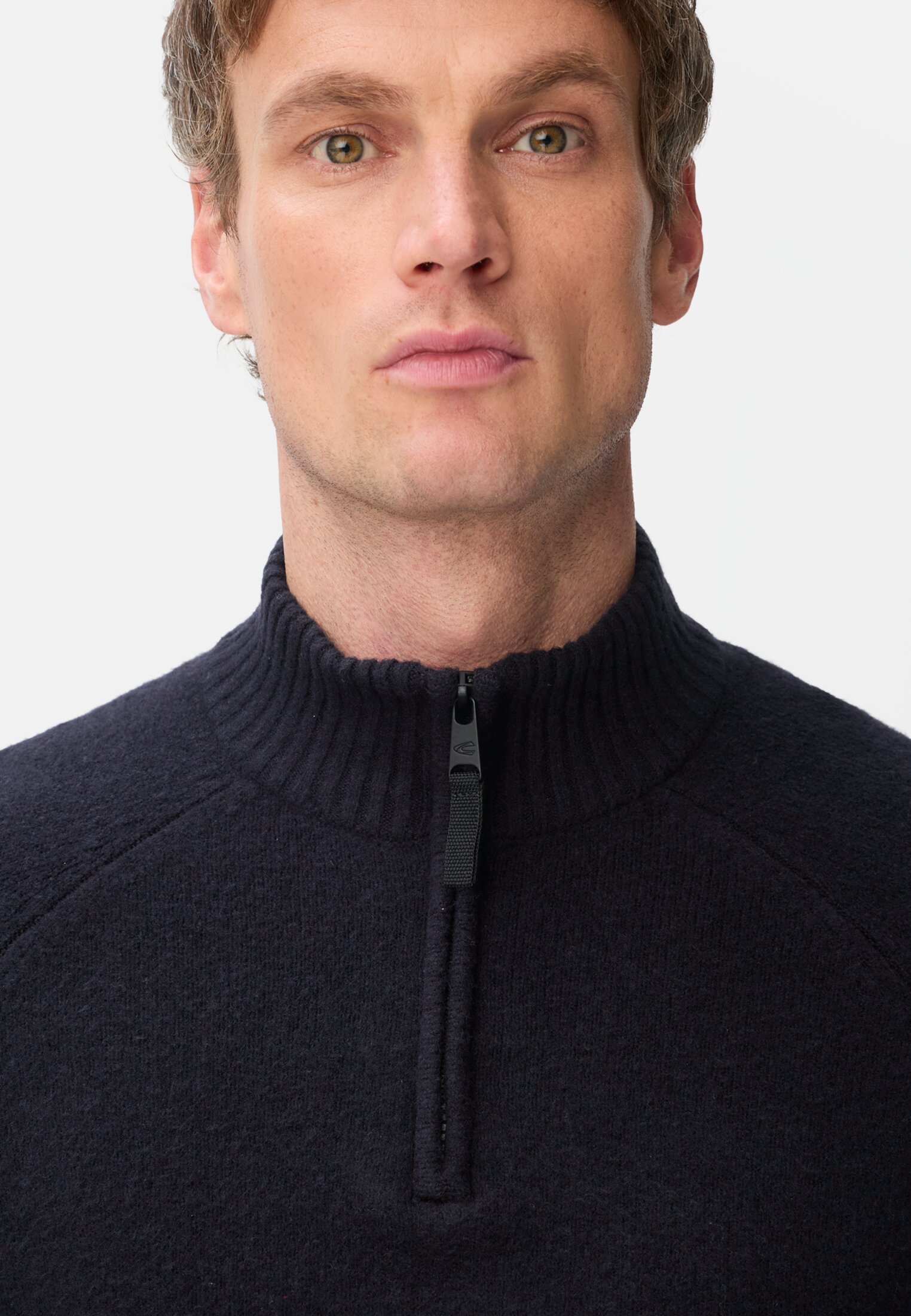 Men Lightweight sweater with step collar and zipper Navy blue worn detail close