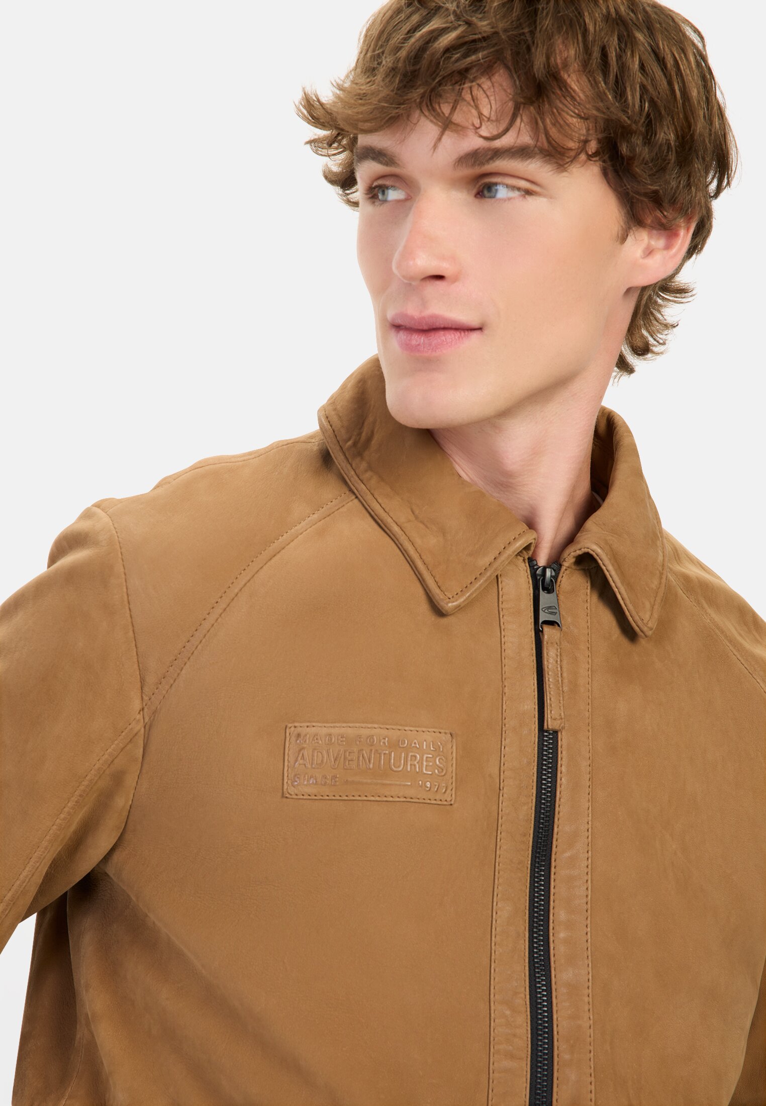 Herren Leder Blouson mit Hemdkragen Braun getragen detailliert nah