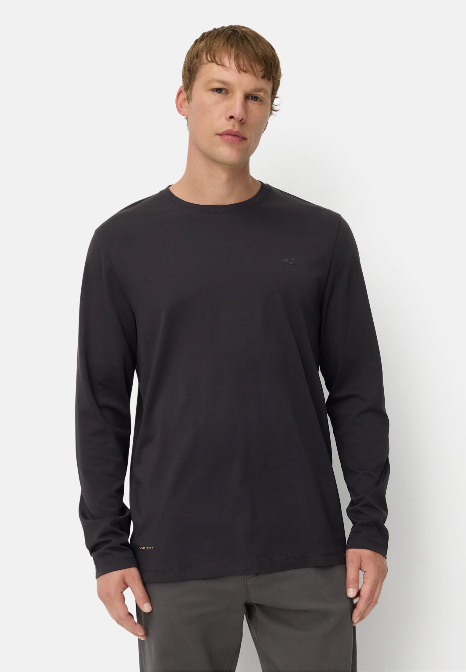 Herren fleXXXactive® Langarmshirt mit Stay Fresh Funktion Schwarz getragen vorn