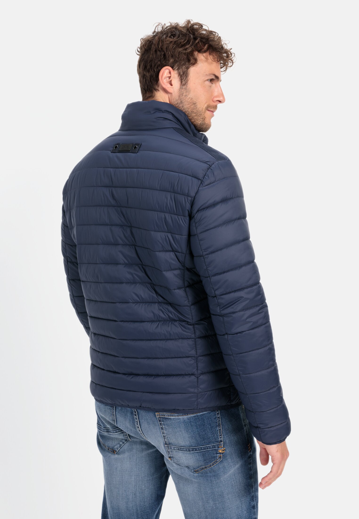 Men Downfree quilted jacket from recycled polyester Dark Blue worn back