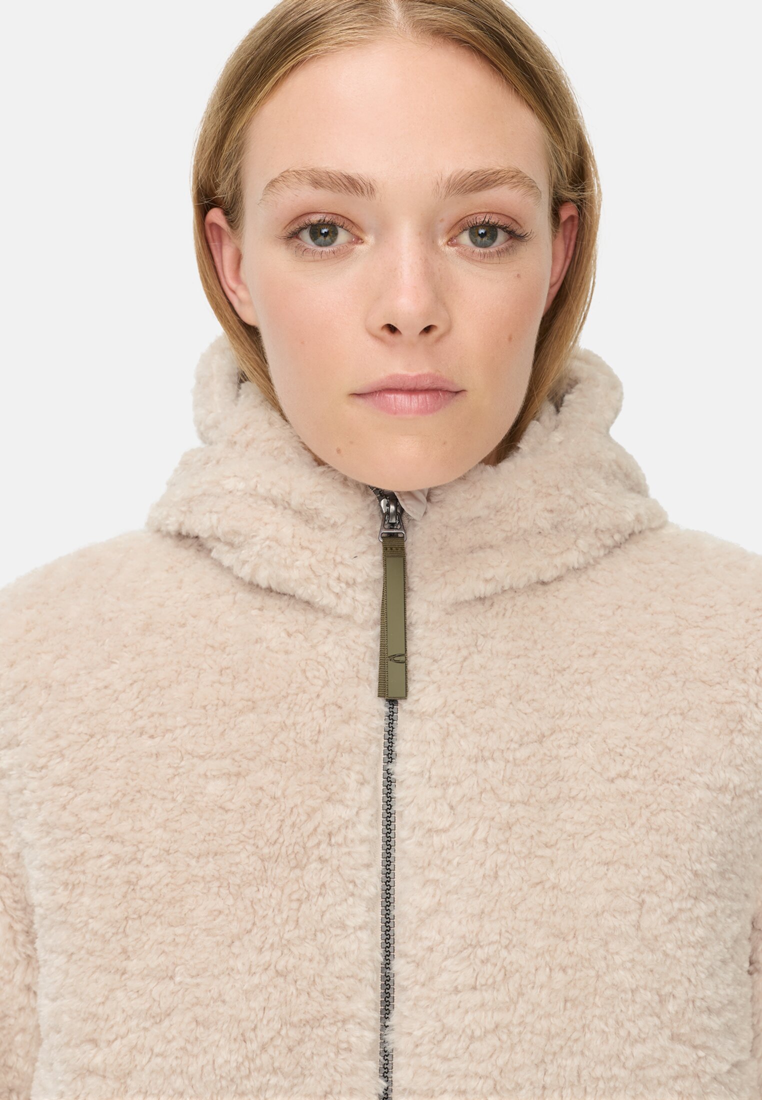 Damen Teddy Mantel mit Kapuze Mandel getragen detailliert nah