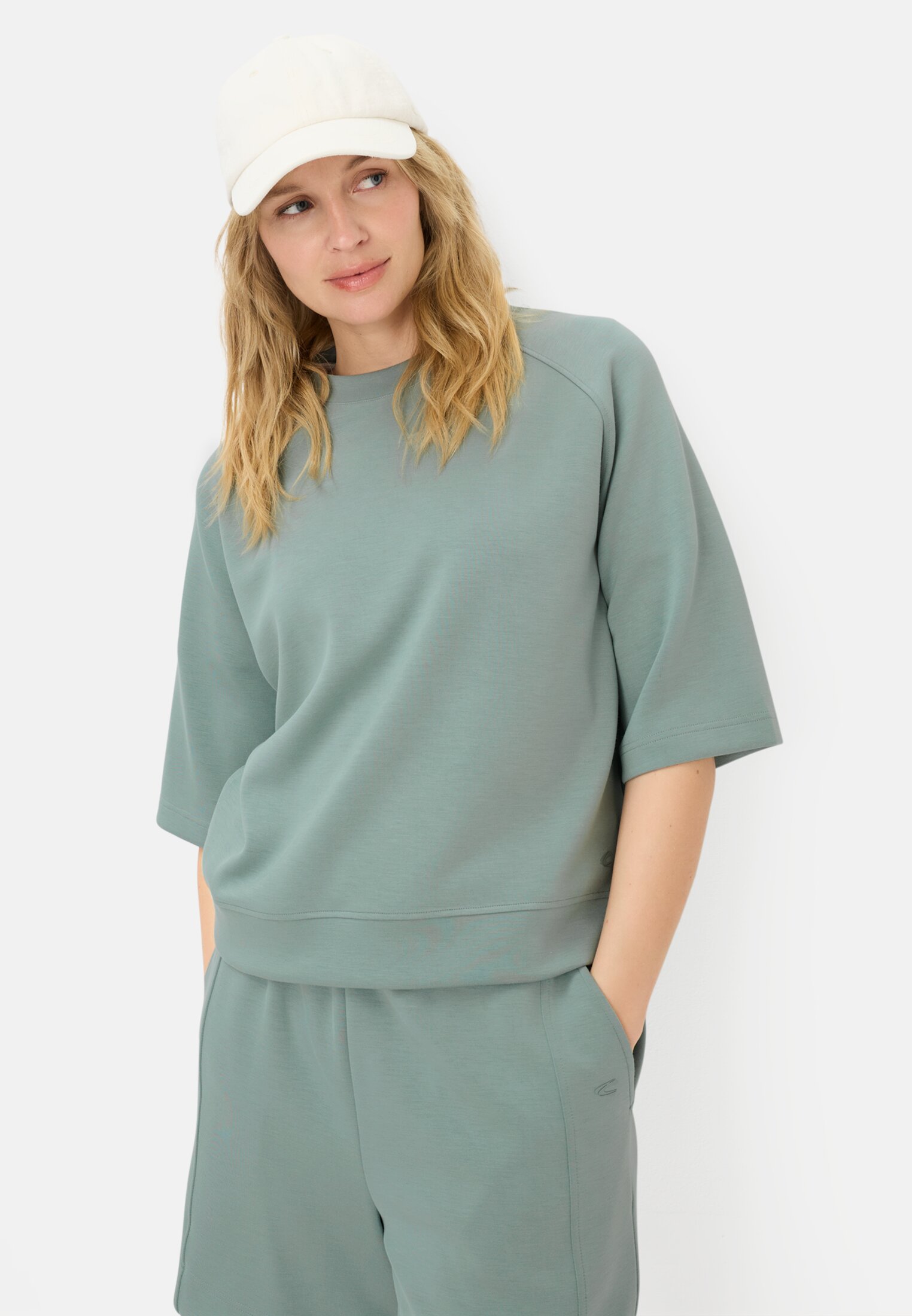 Women Crew neck sweatshirt Jade Blue worn emotional