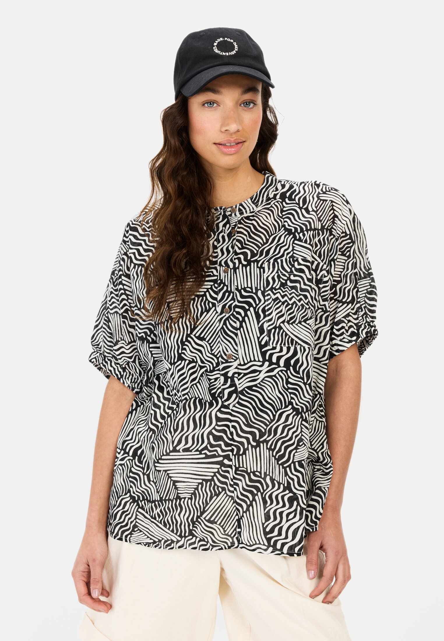 Men Slip-on blouse with all-over print Black worn front