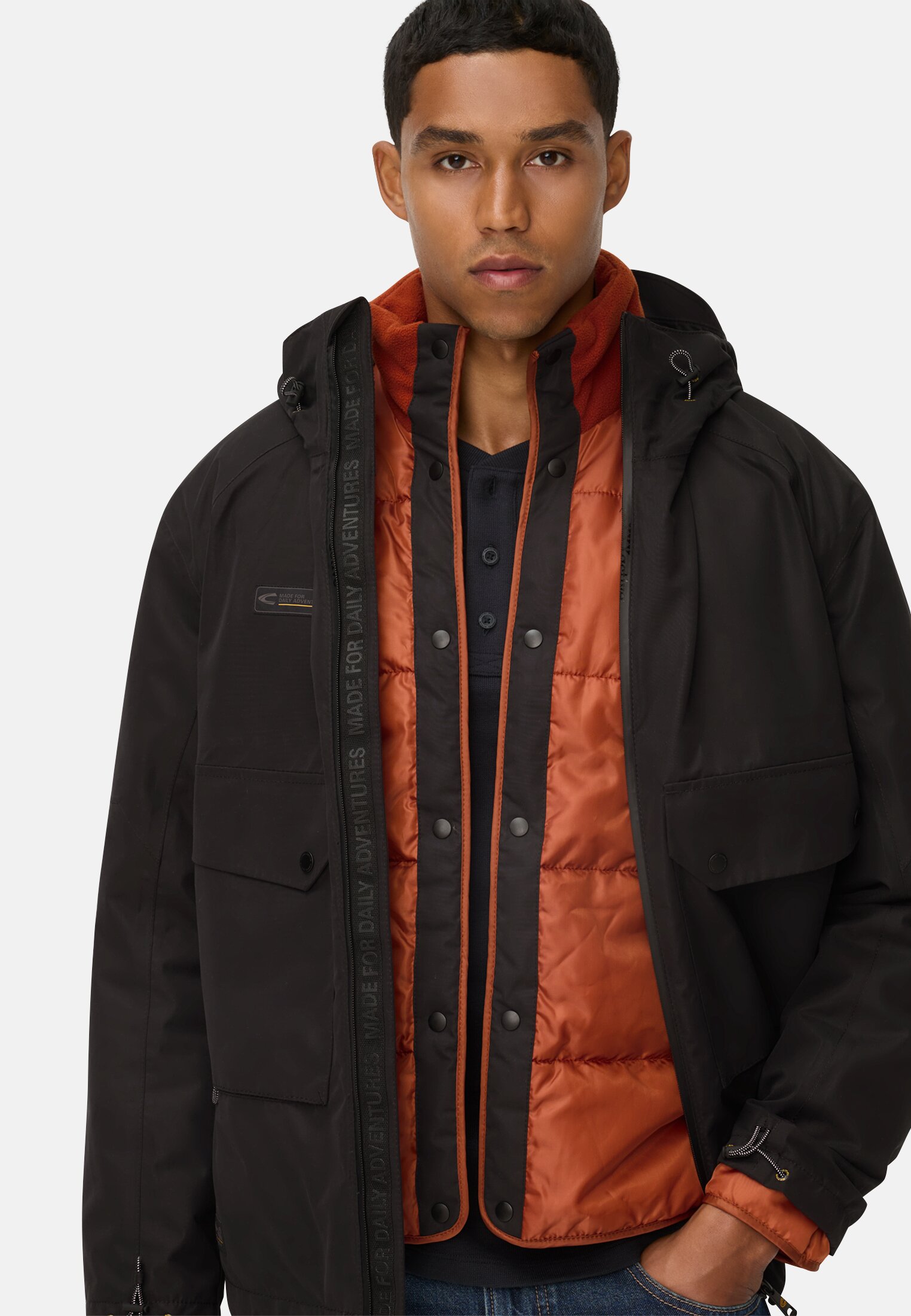 Herren teXXXactive® Jacke mit 2-in-1-Funktion Schwarz getragen emotional