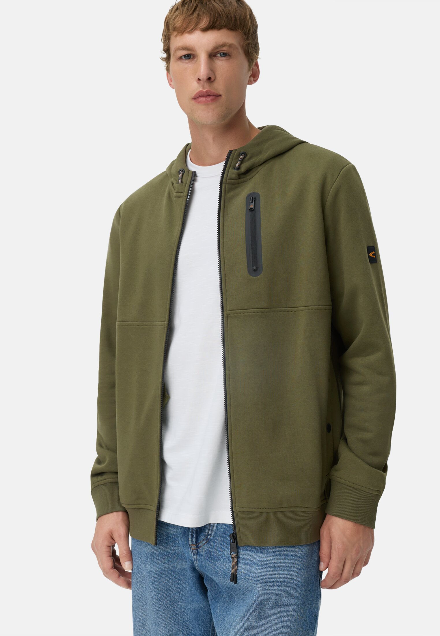 Herren Sweatjacke mit Kapuze Waldgrün getragen emotional