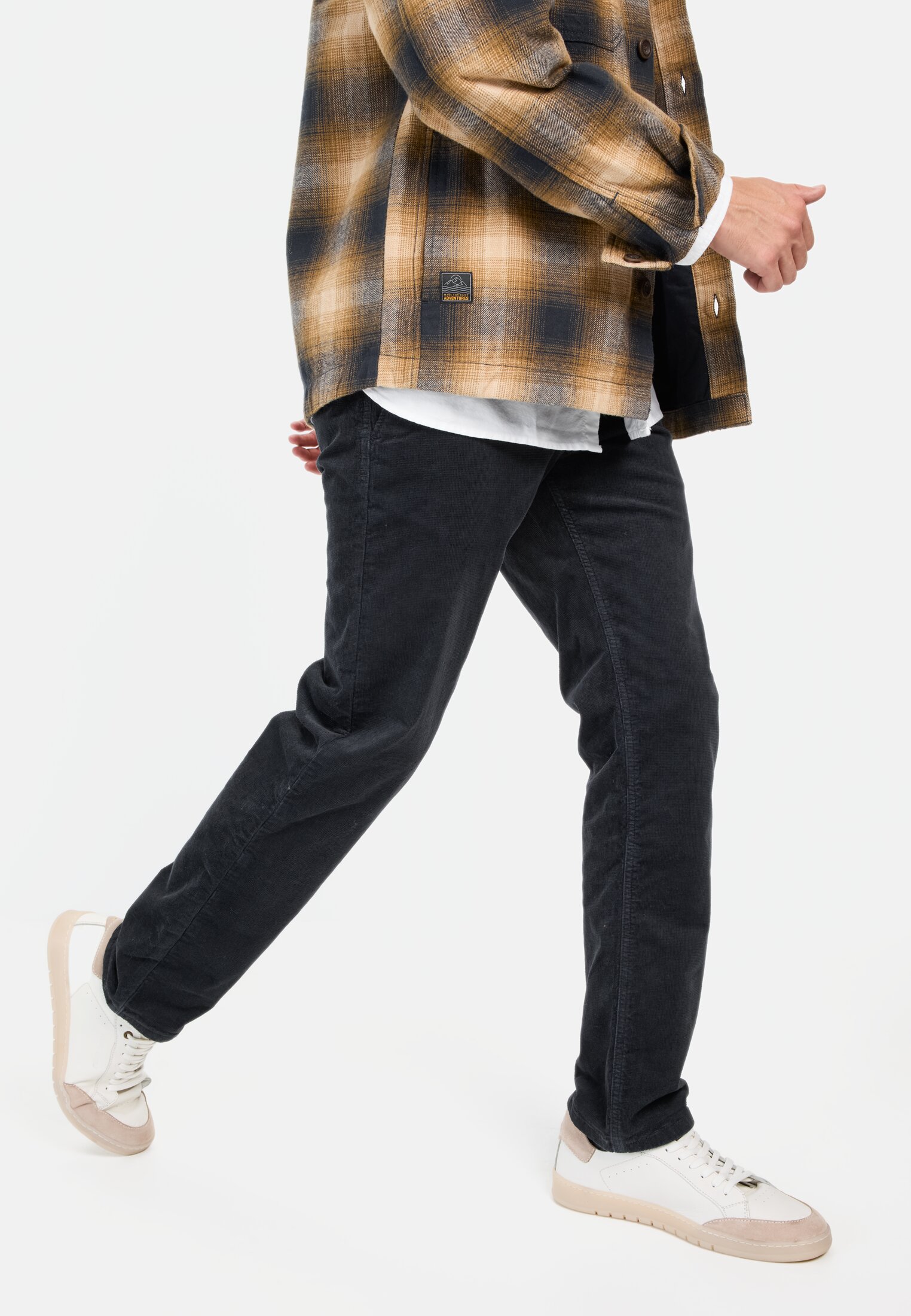 Men Relaxed fit corduroy chinos with thermal lining Dark Blue