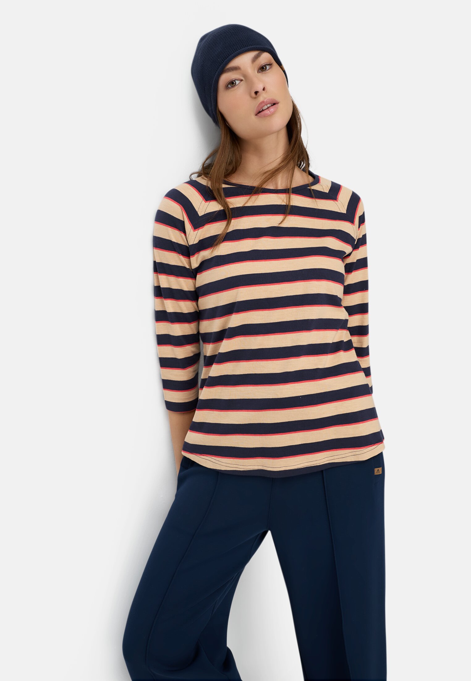 Women 3/4-sleeve T-shirt with striped pattern Caramel worn emotional
