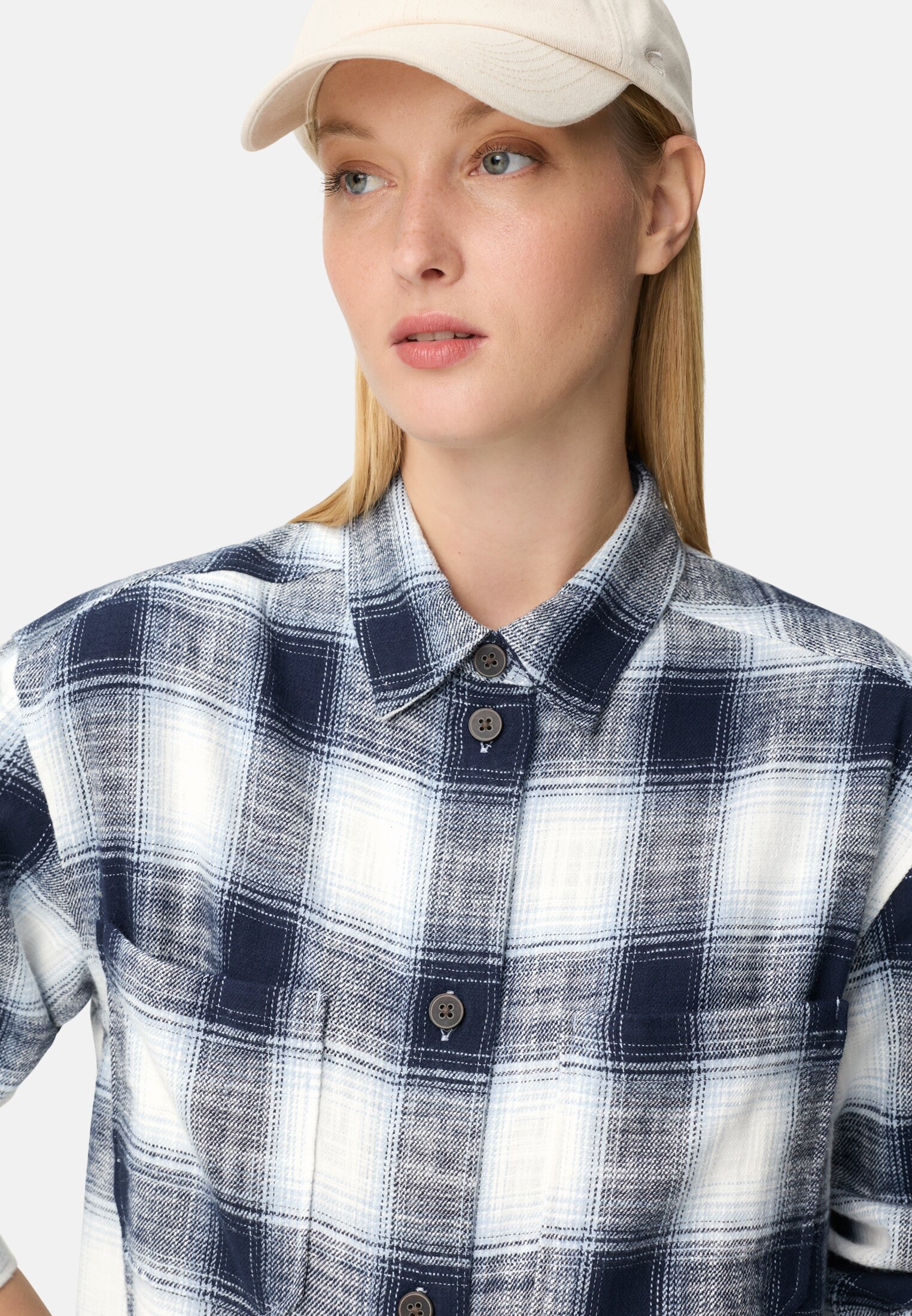 Women Check blouse with breast pocket Dark Blue worn detail close