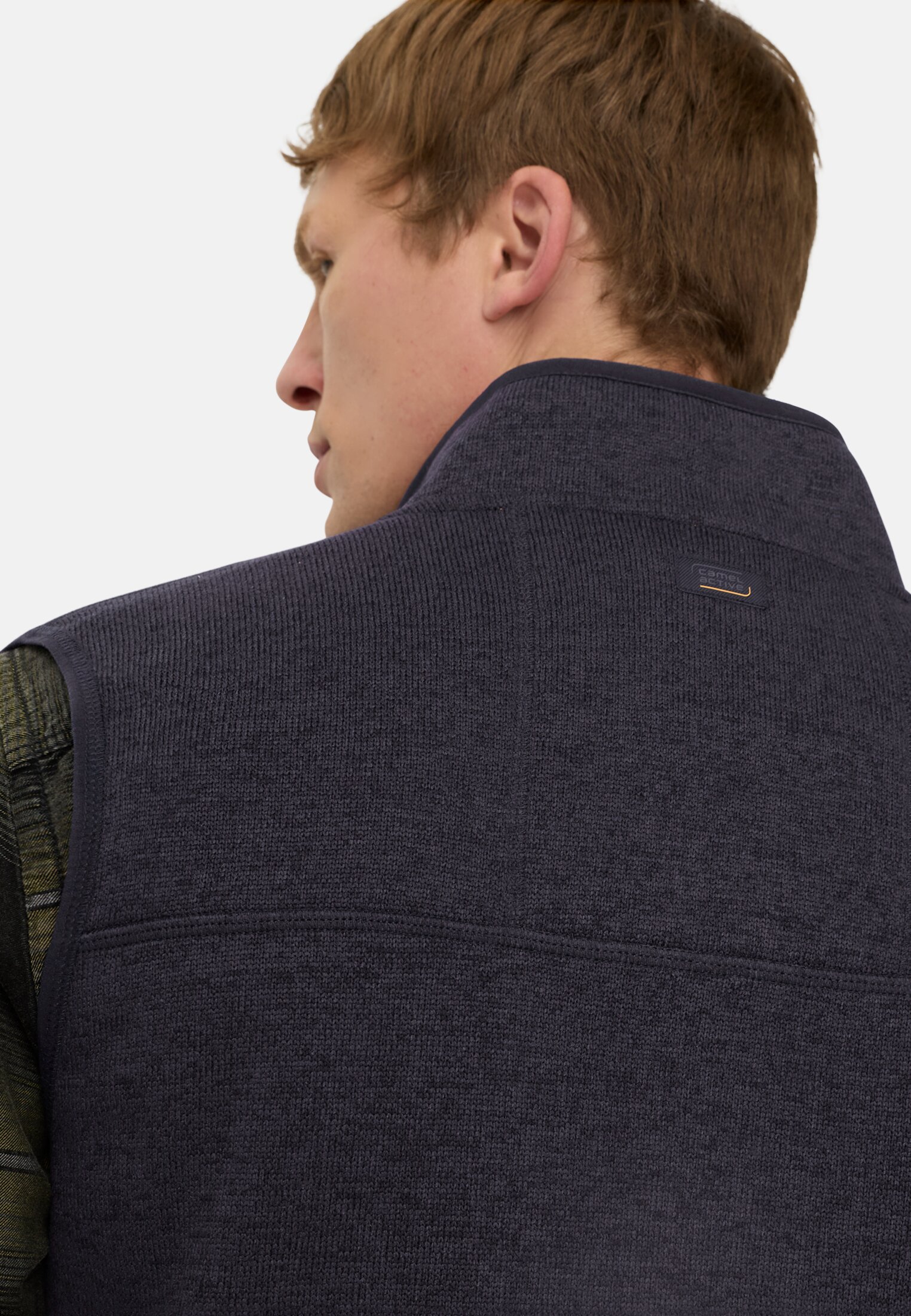Men Fleece vest with warming lining Navyblue worn detail close