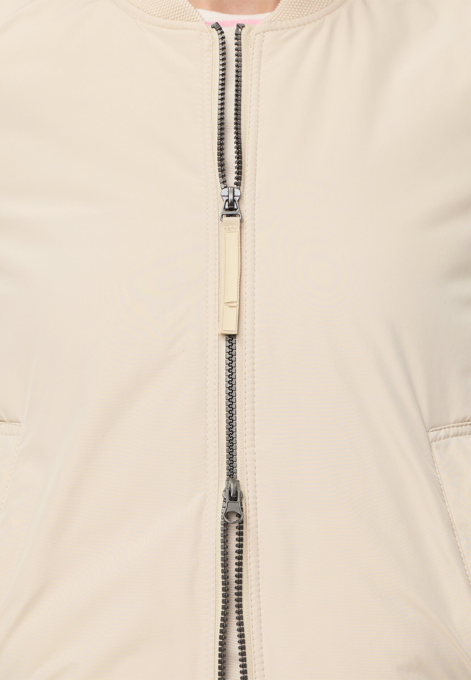 Damen Jacke mit 2-Wege-Reißverschluss Eiche getragen detailliert nah