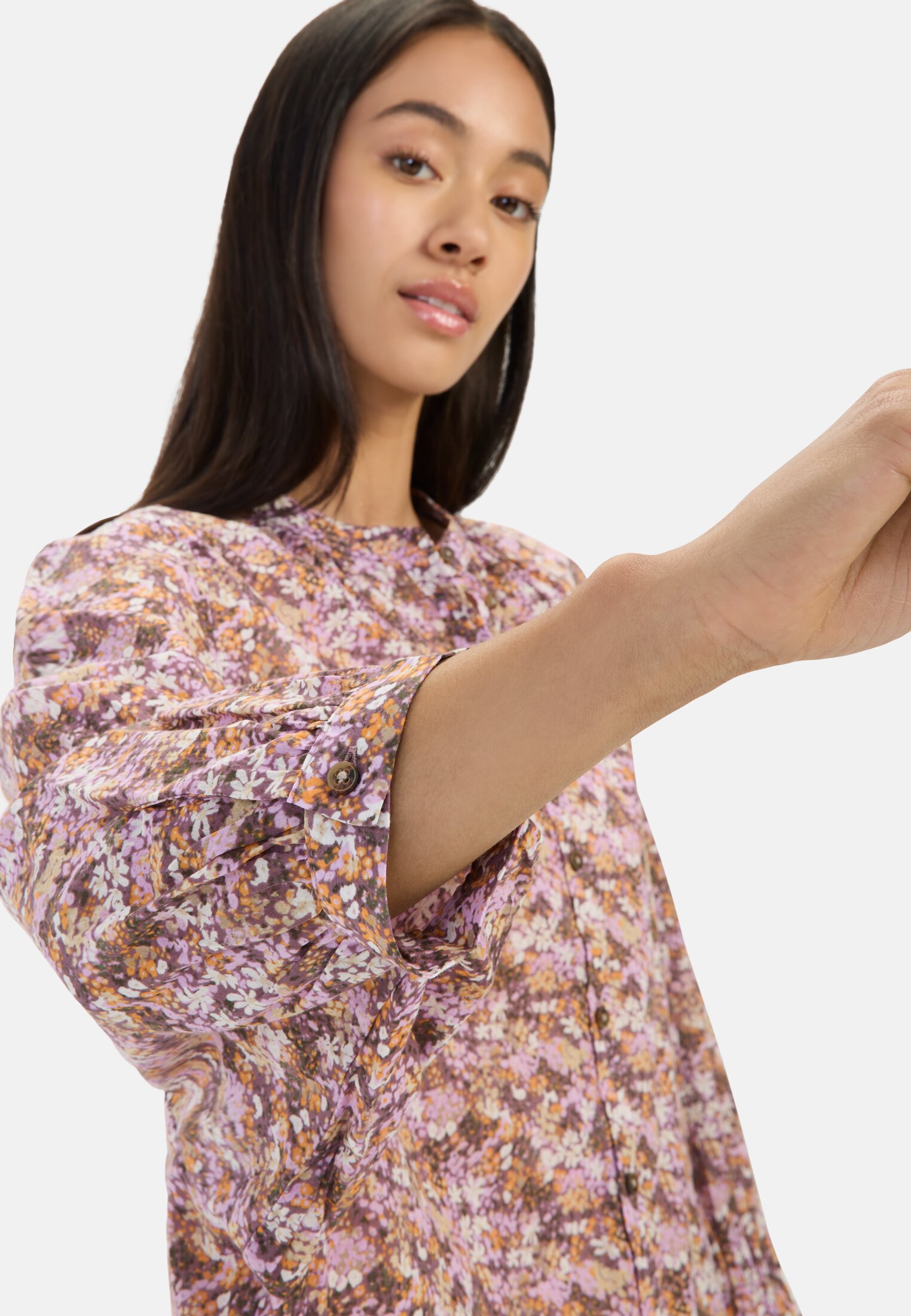 camelactive_Bluse_AOP_309788-5S14-92_M5 Women Blouse with all-over print Pink AOP worn detail close