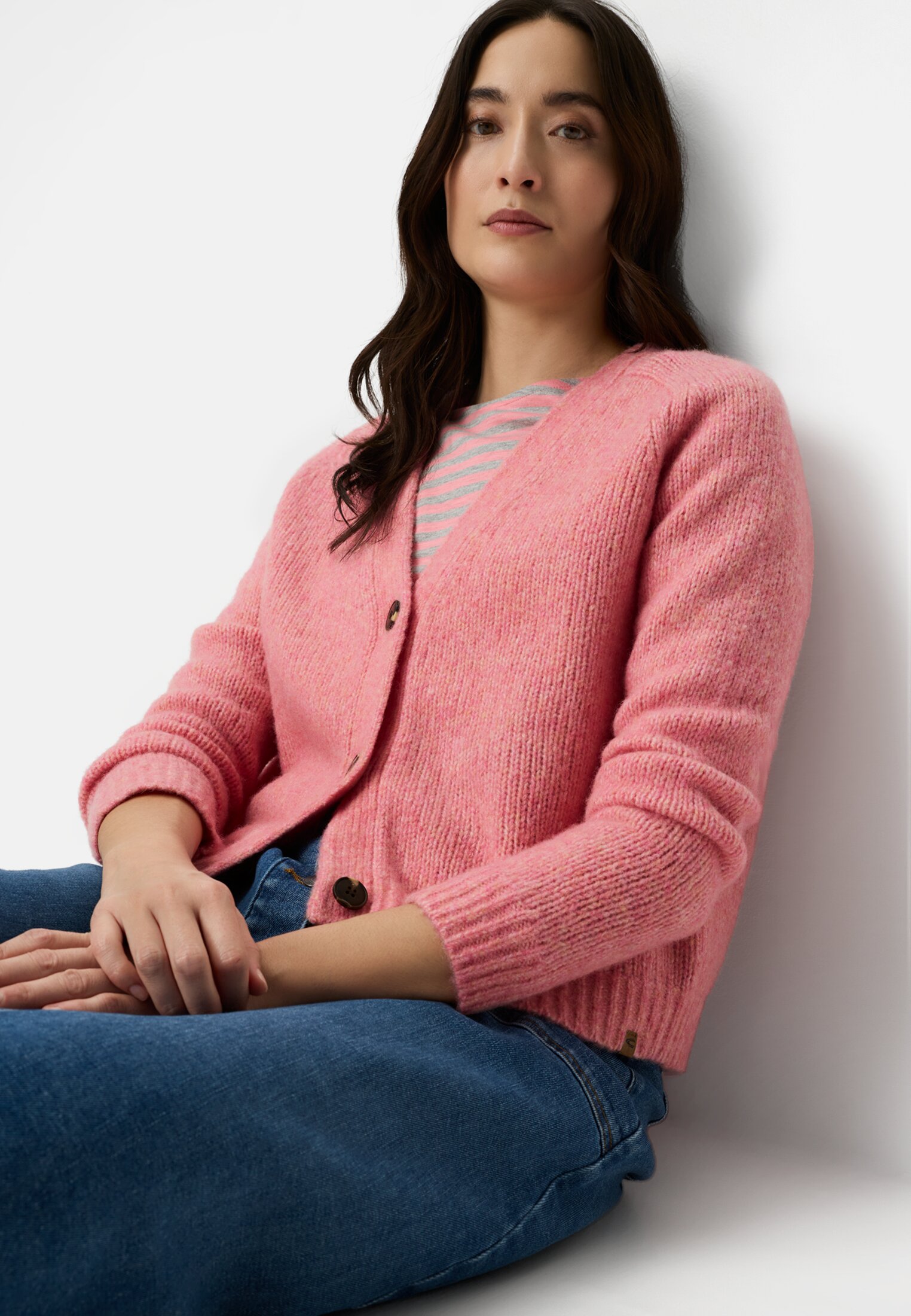 Women Cardigan with raglan sleeves and button closure Berry worn emotional