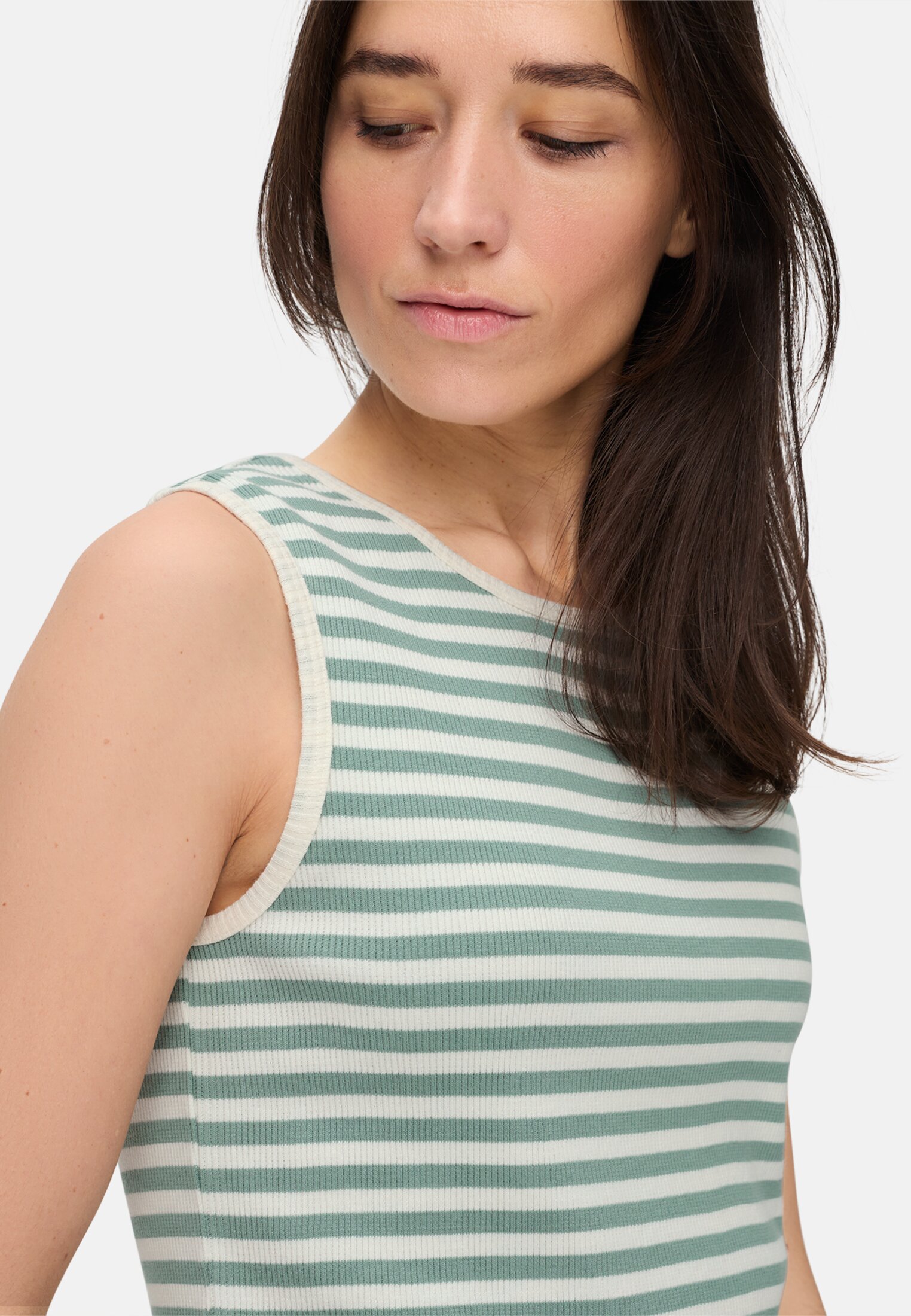 Damen Top mit Rundhalsausschnitt Jadeblau getragen detailliert nah