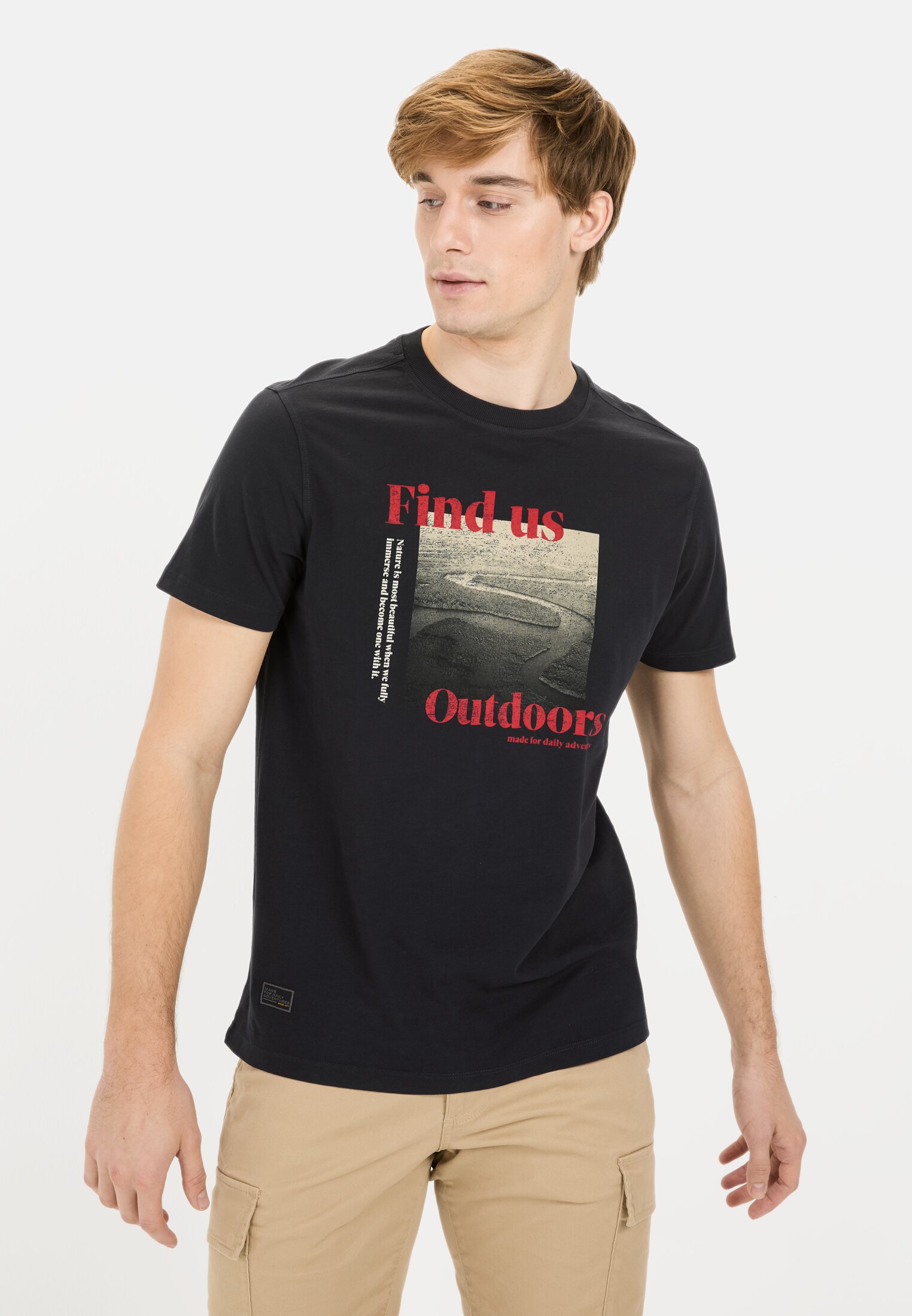 Herren T-Shirt aus reiner Baumwolle mit Print Dunkelblau getragen vorn