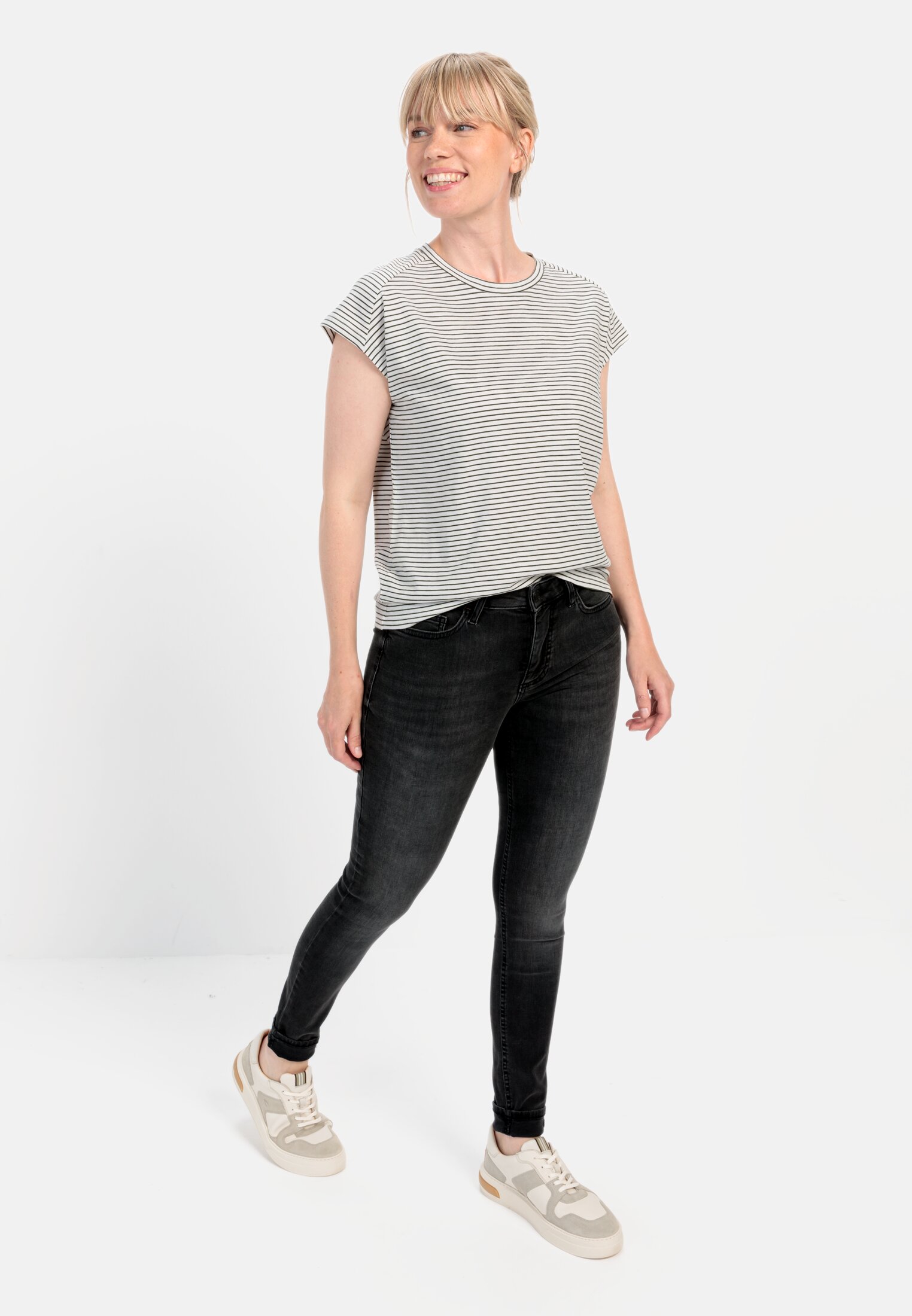 Women Striped shirt made from certified organic cotton Green worn emotional