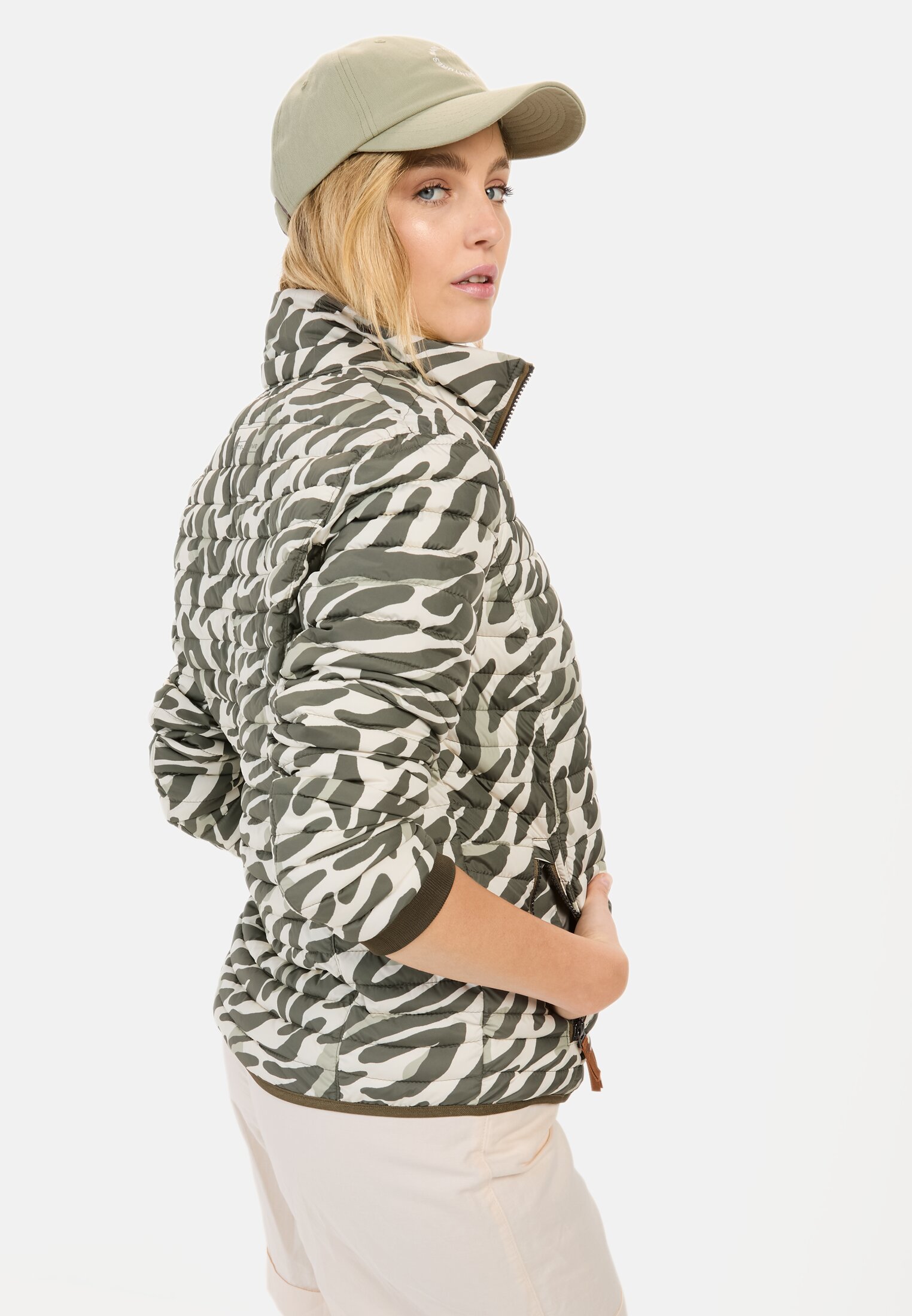 Women Quilted blouson with animal print Green-White worn emotional