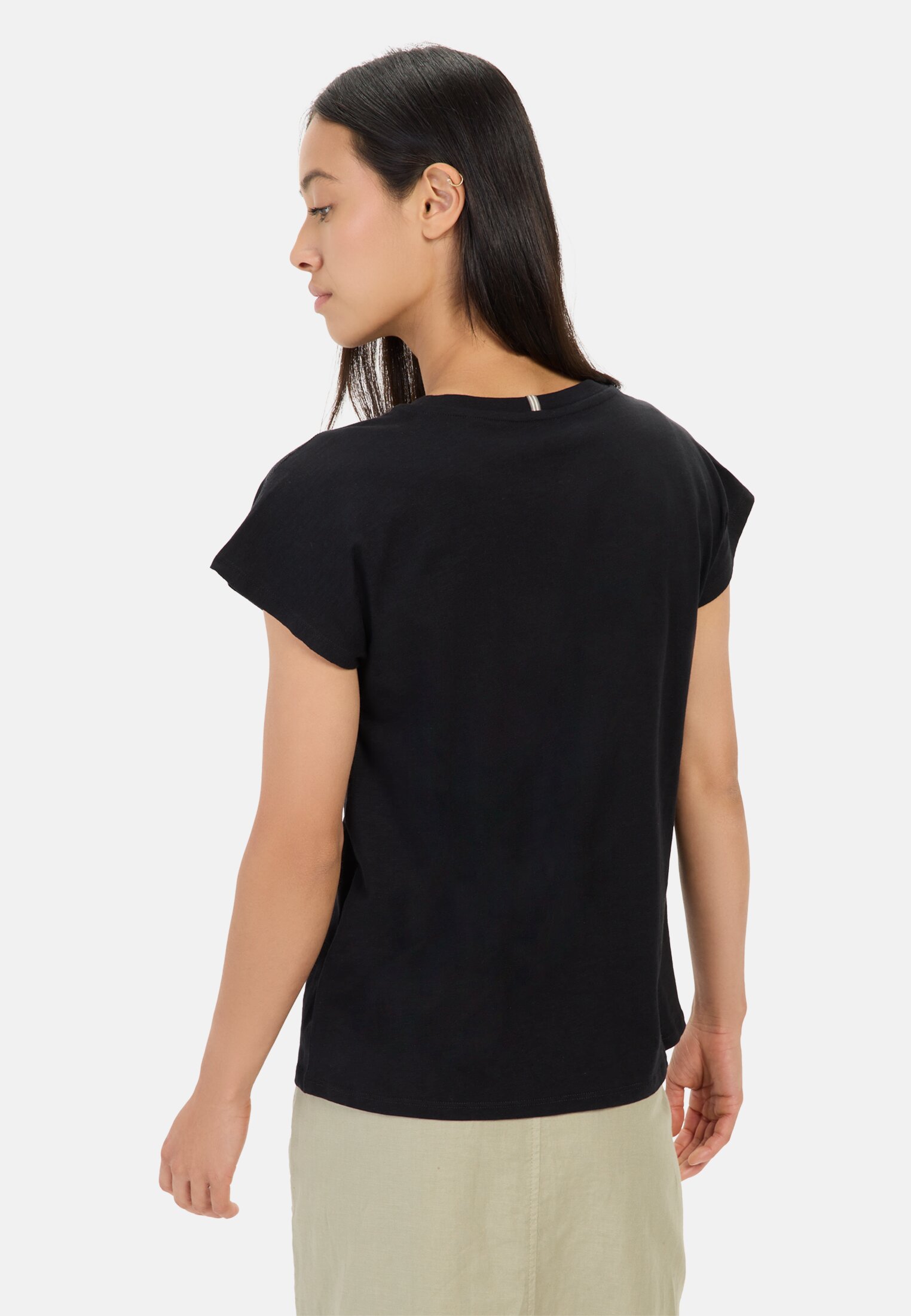Vrouwen T-shirt met bloemenprint gemaakt van katoen Zwart gedragen achter