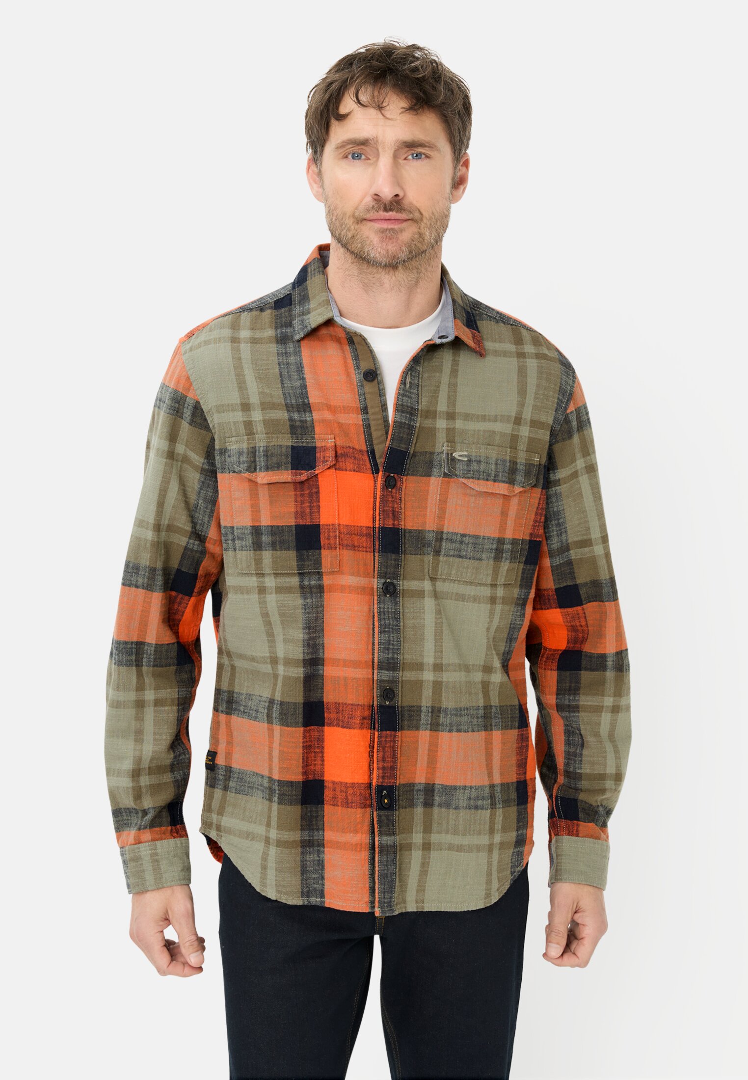 Herren Lässiges Langarmhemd aus reiner Baumwolle Orange getragen vorn