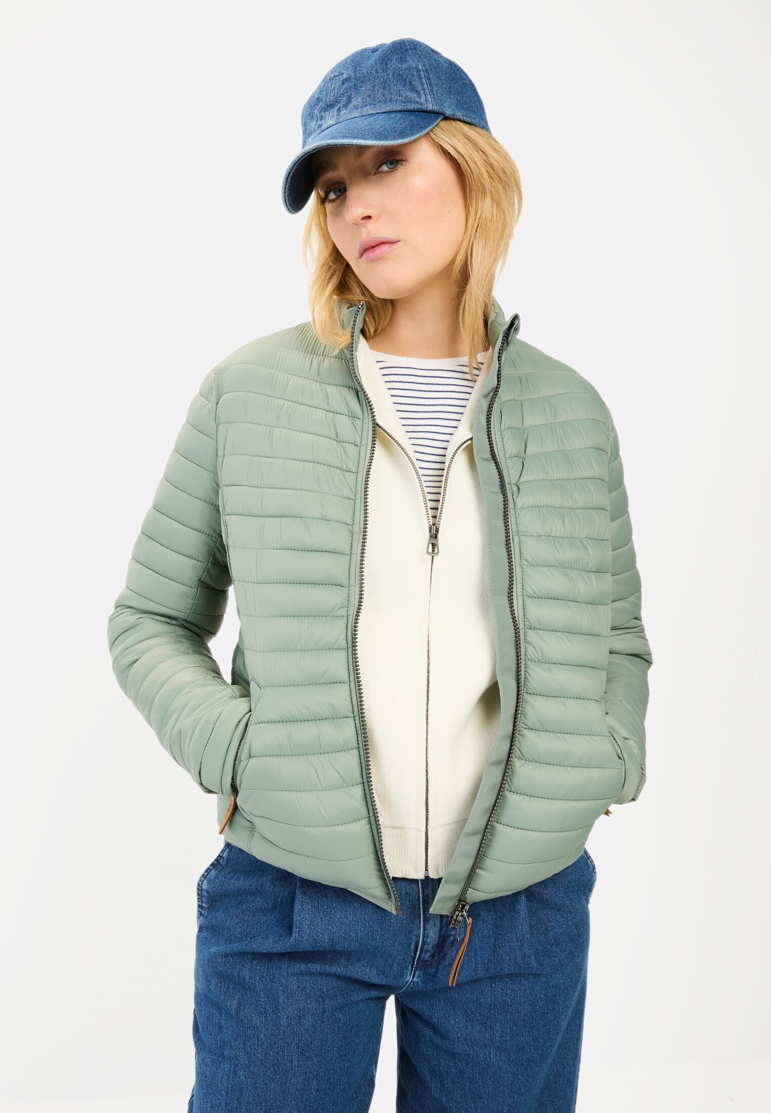 Women Lightweight quilted jacket made from recycled polyamide Dusty Mint worn front