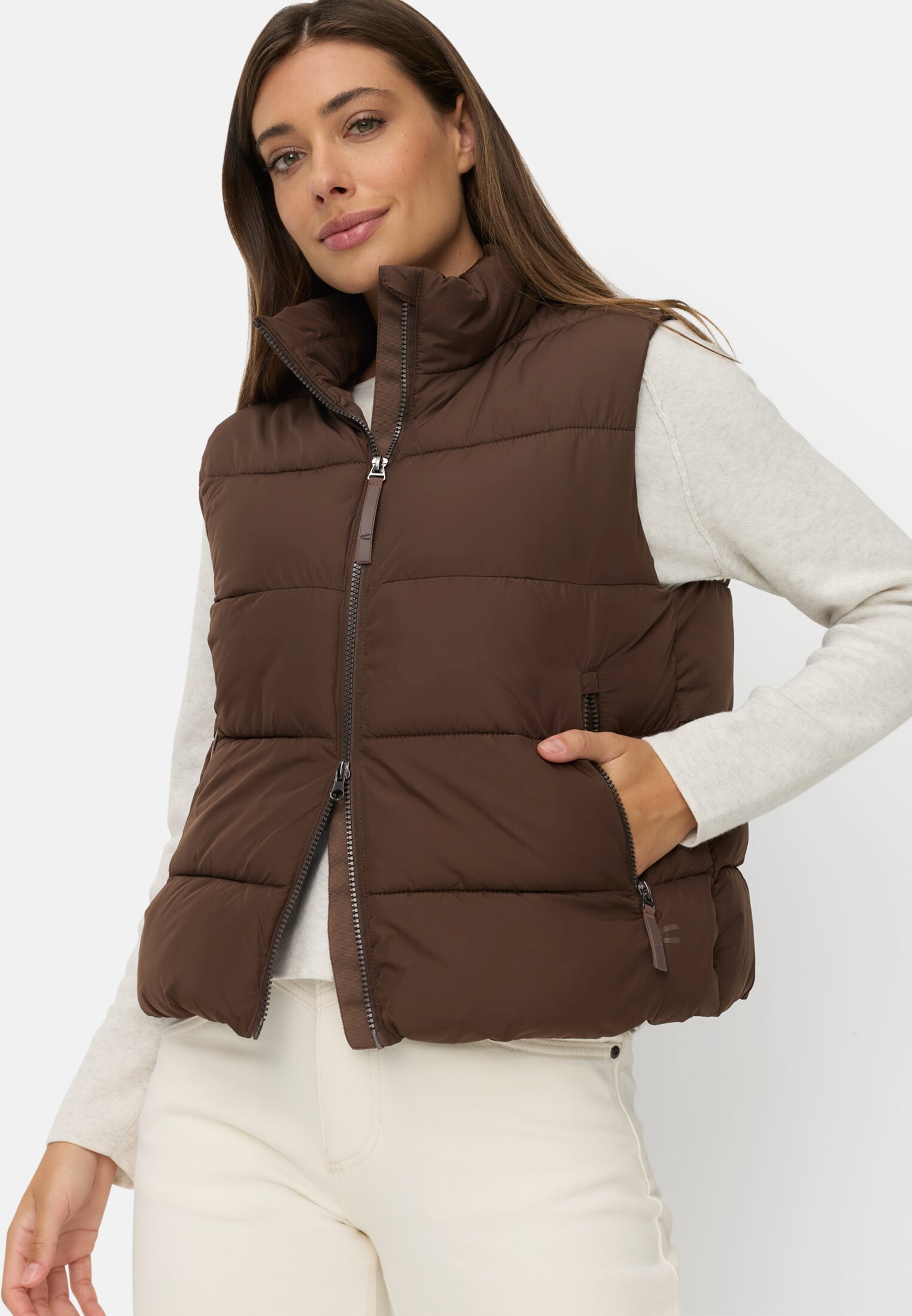 Vrouwen Winddichte bodywarmer met ritszakken Bruin gedragen emotional