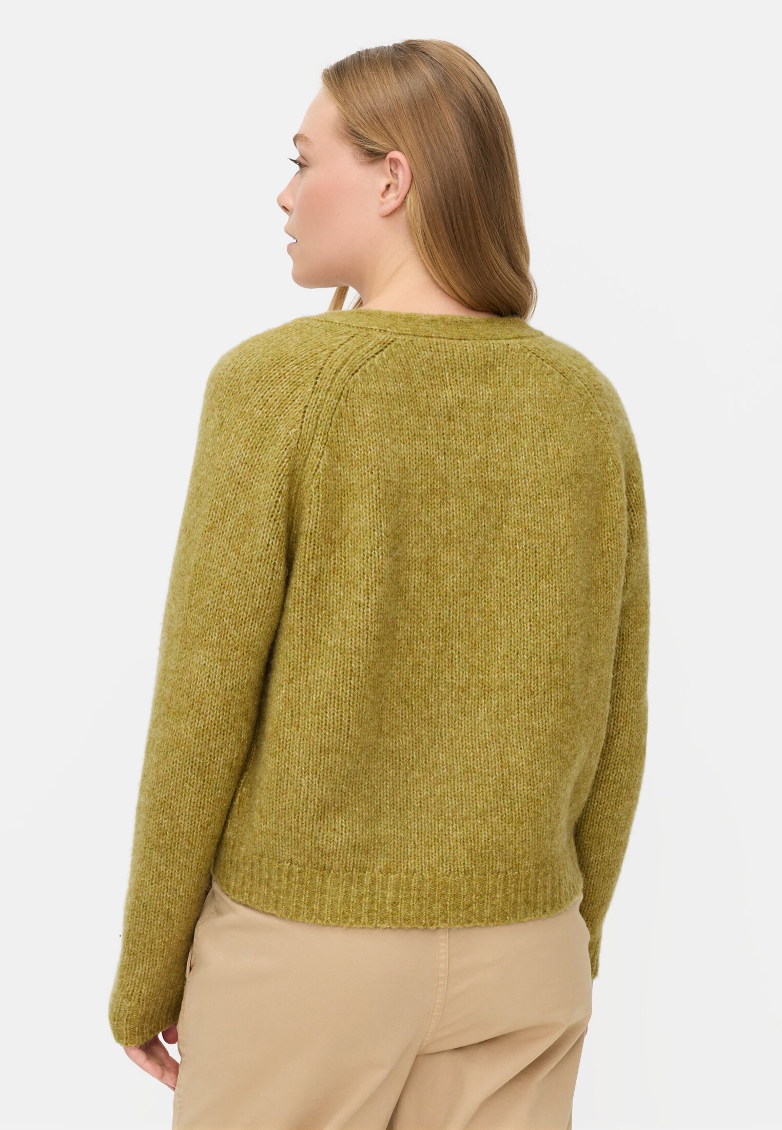 Damen Strickjacke mit Raglanärmeln und Knopfverschluss Oliv getragen hinten