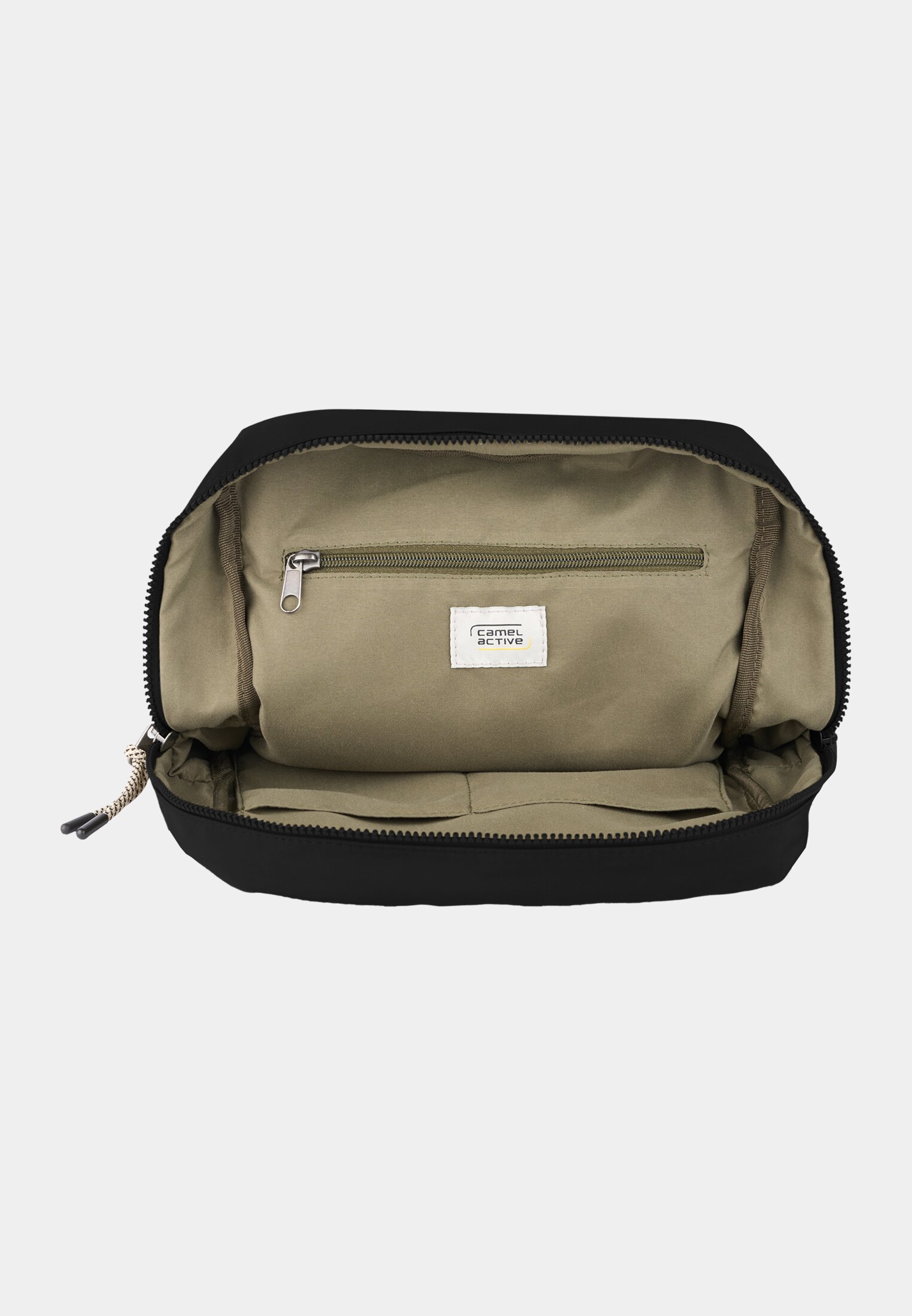 Damen AURUM Rucksack aus recyceltem Nylon Schwarz vorne nah