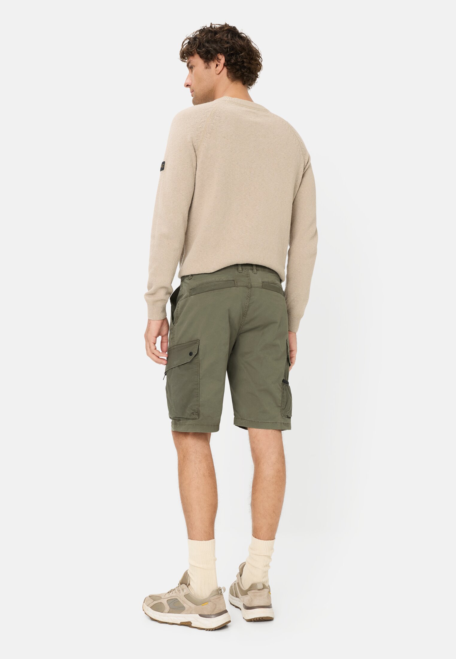 Men Trousers with cargo pockets Olive Green worn back