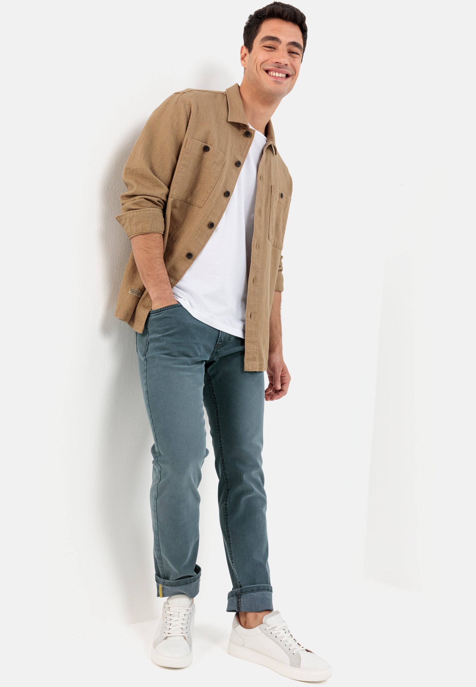 Herren Slim Fit 5-Pocket Jeans Blau-Grün getragen emotional